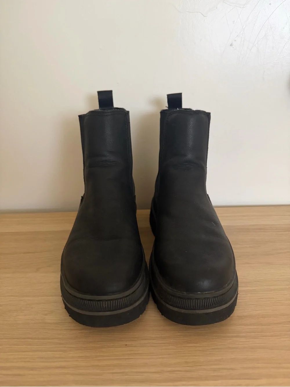Levi’s Black Platform Chelsea Boots